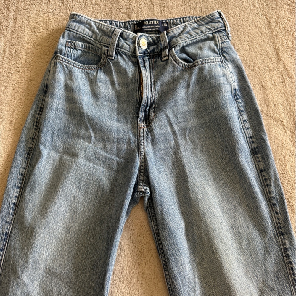 Hollister Ultra High-Rise Baggy Jeans 25 L - Picture 3 of 9